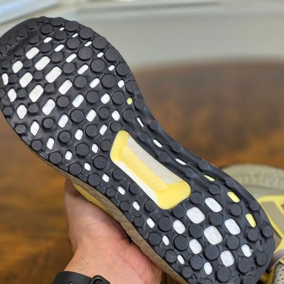 Adidas Ultraboost 1.0 Putty Beige Powder Yellow Black New JR3370 Men's Size 8.5 - Picture 13 of 14